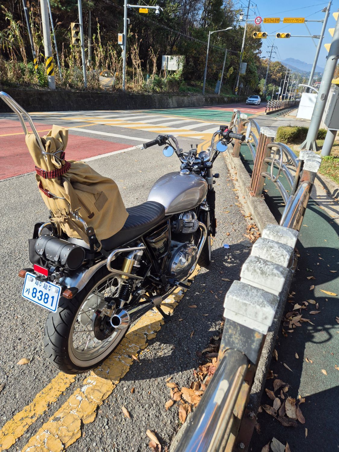 로얄엔필드 인터셉터 650 main