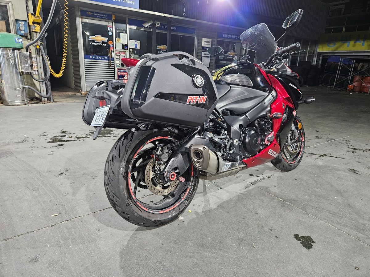 스즈키 GSX S 1000 F 5