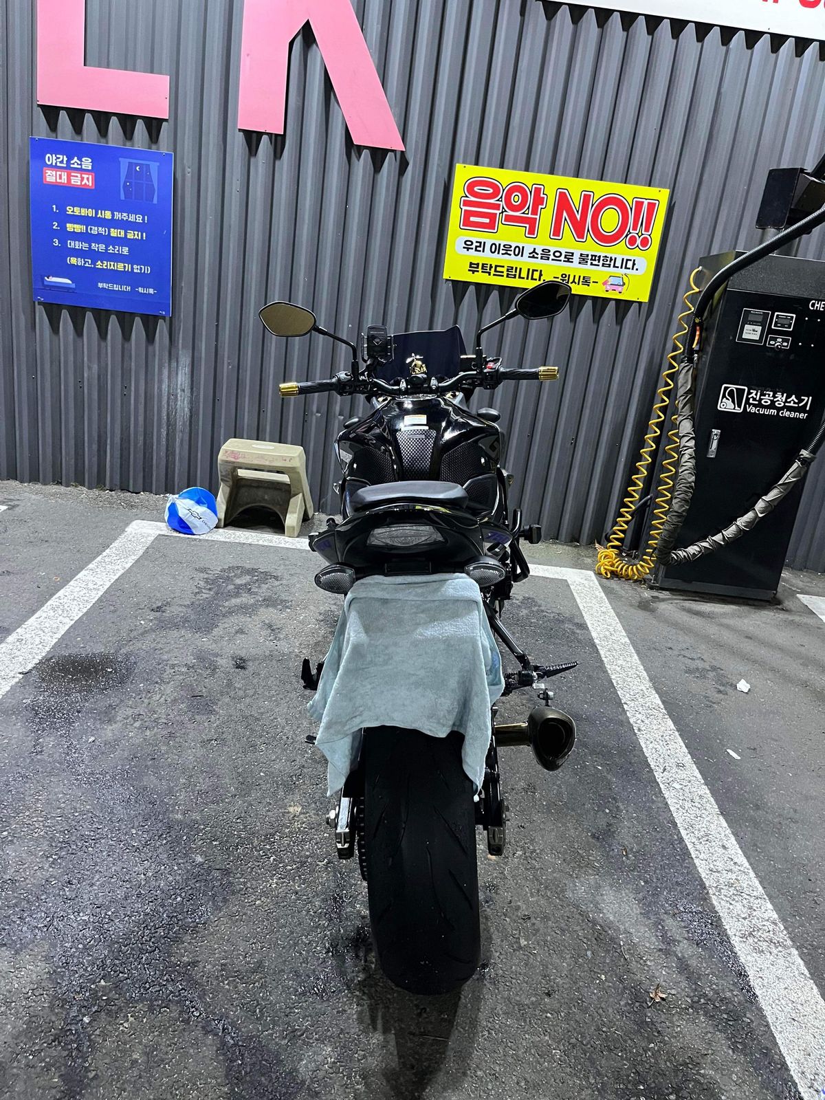 스즈키 GSX S 750 4