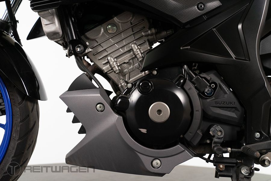 스즈키 GSX S 125 10