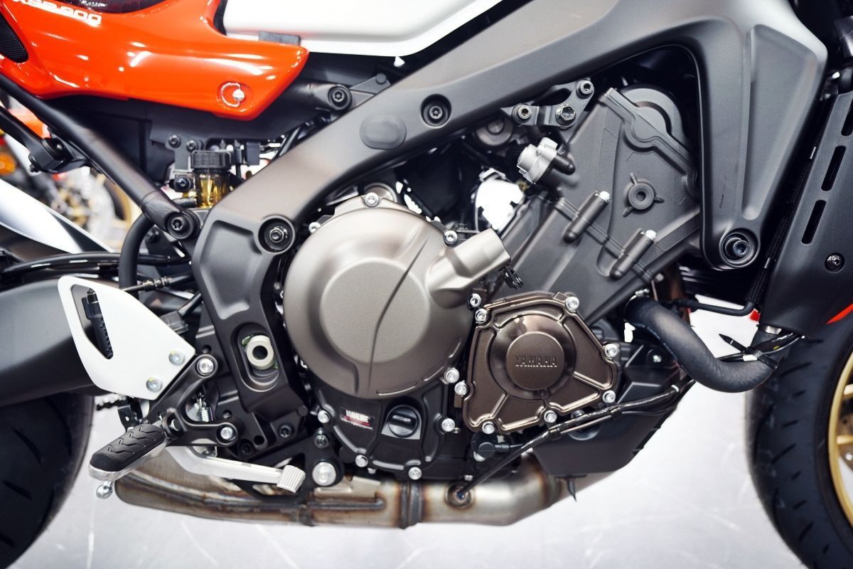 야마하 XSR 900 11