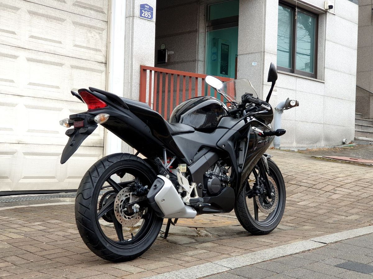 혼다 CBR 125 R 11