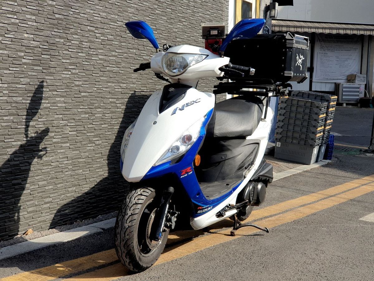 스즈키 GSR 125 NEX 11