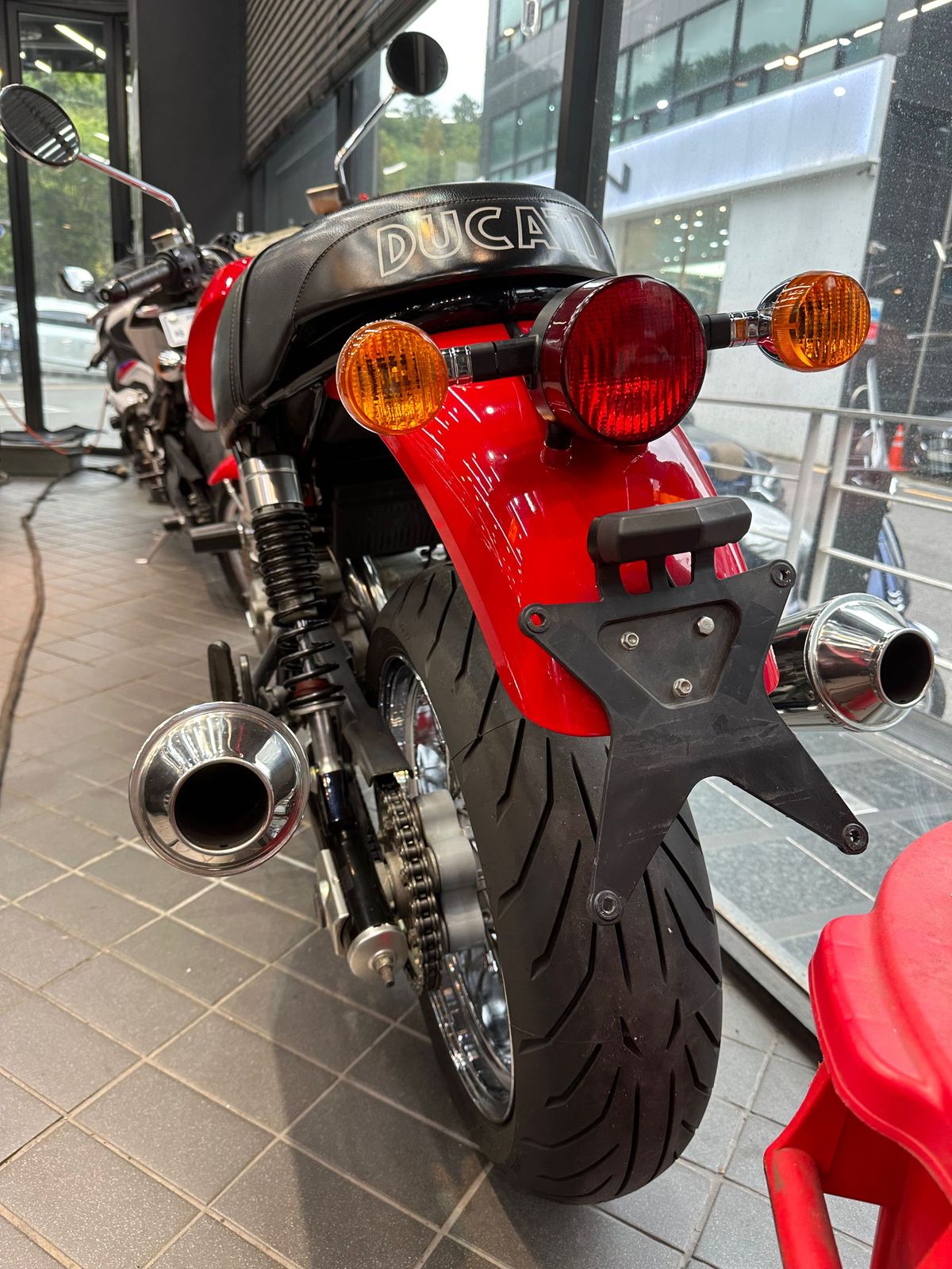 두카티 GT 1000 4