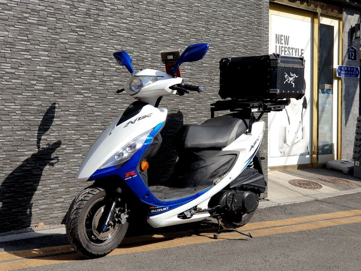 스즈키 GSR 125 NEX 12