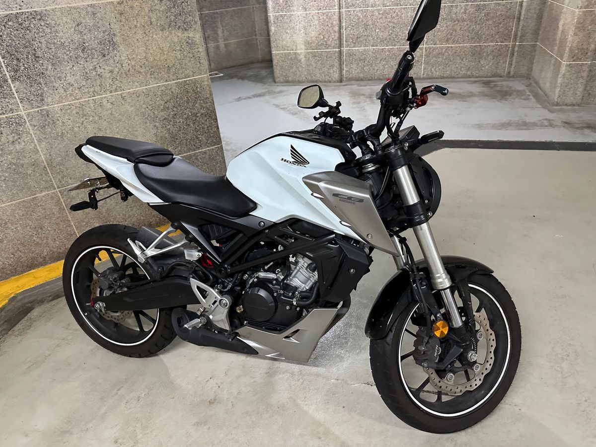 혼다 CB 125 R main