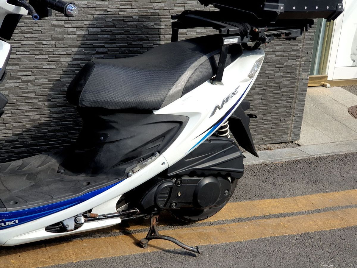 스즈키 GSR 125 NEX 14