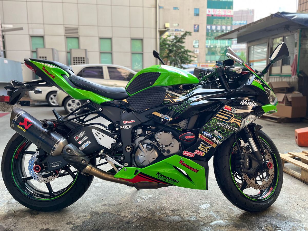 가와사키 닌자 ZX-6R main