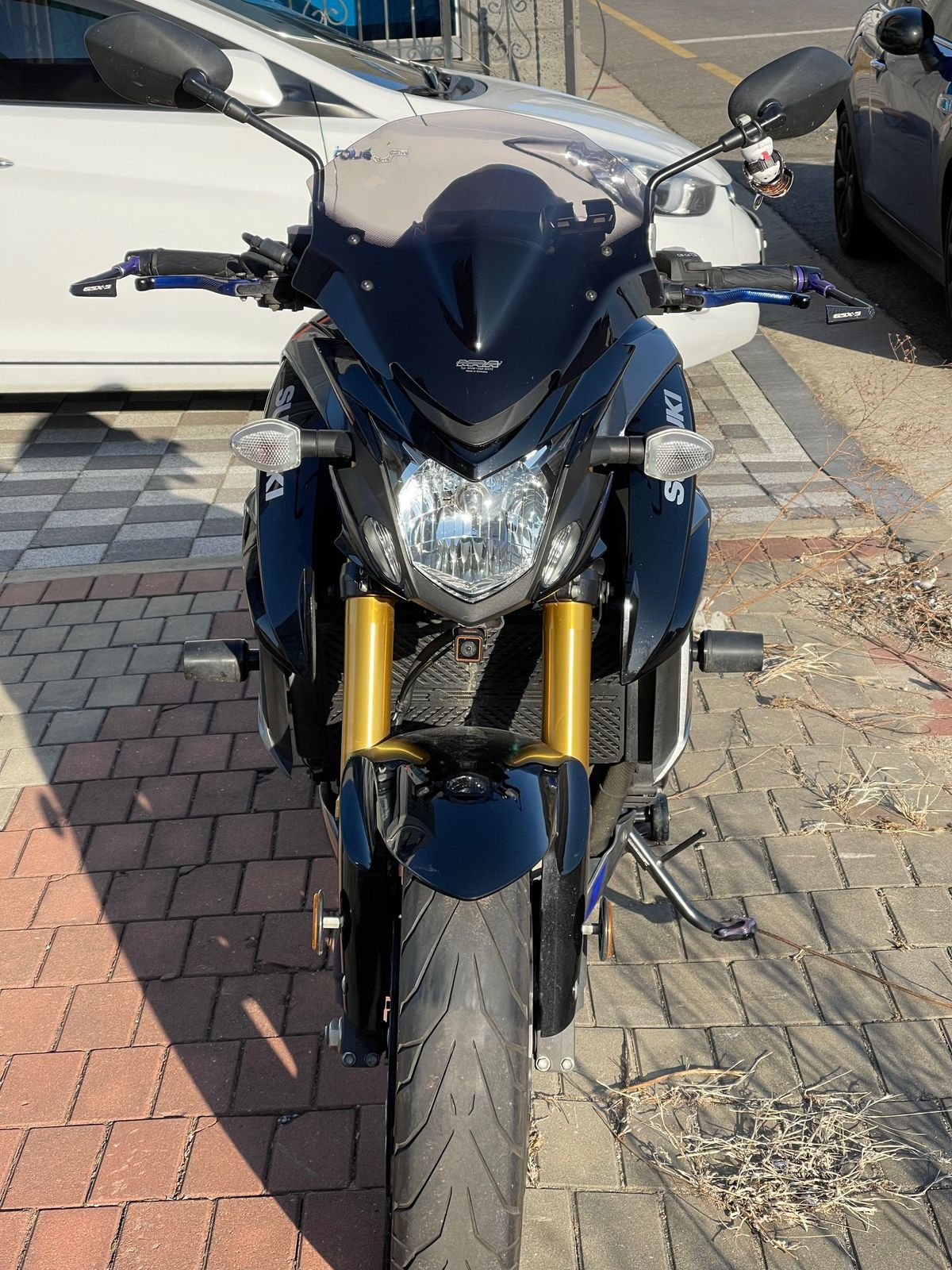 스즈키 GSX S 750 more