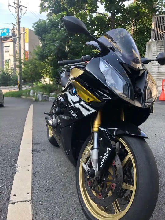BMW S 1000 RR main