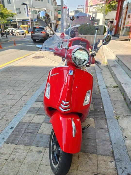 베스파 GTS 125 슈퍼스포츠 main