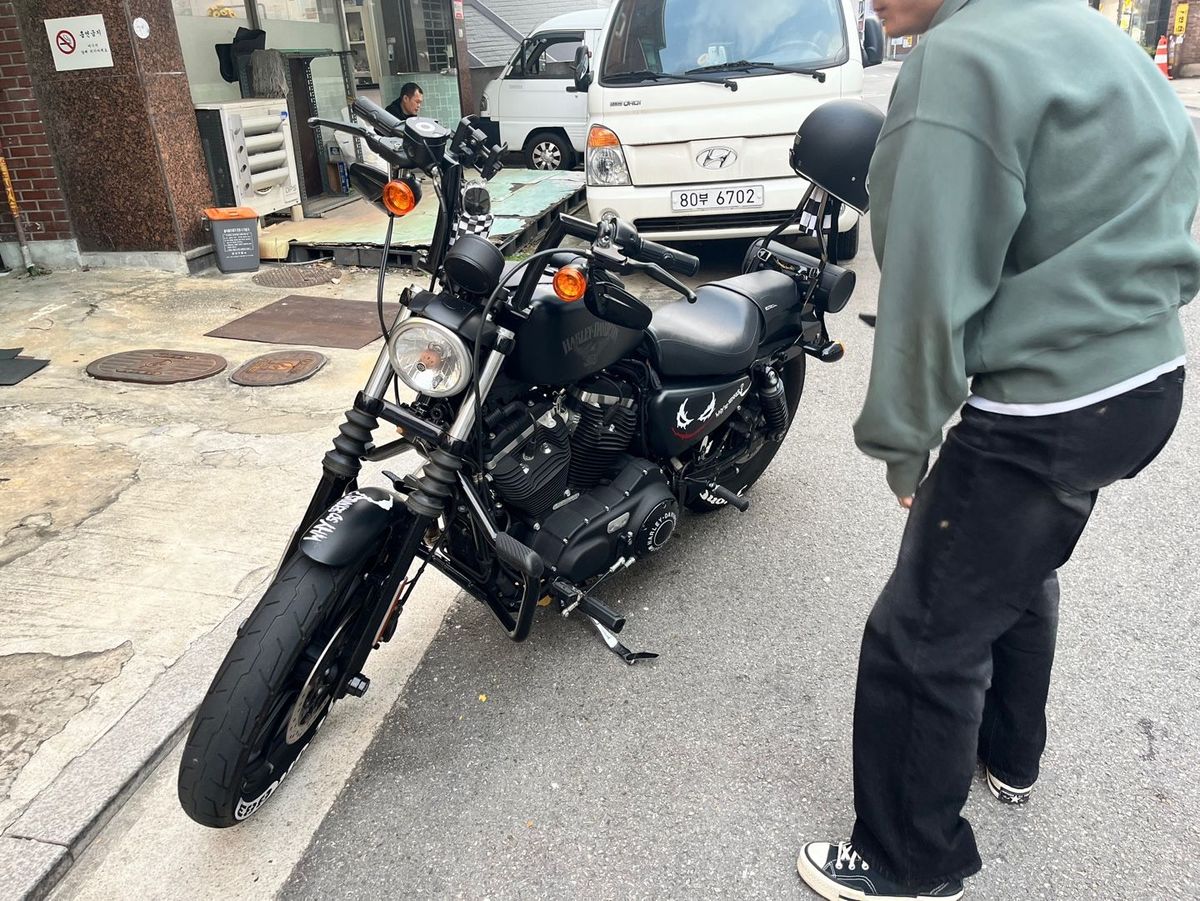 할리데이비슨 아이언 883 more
