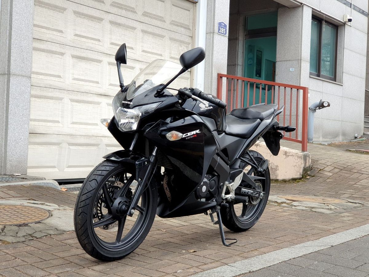 혼다 CBR 125 R 16