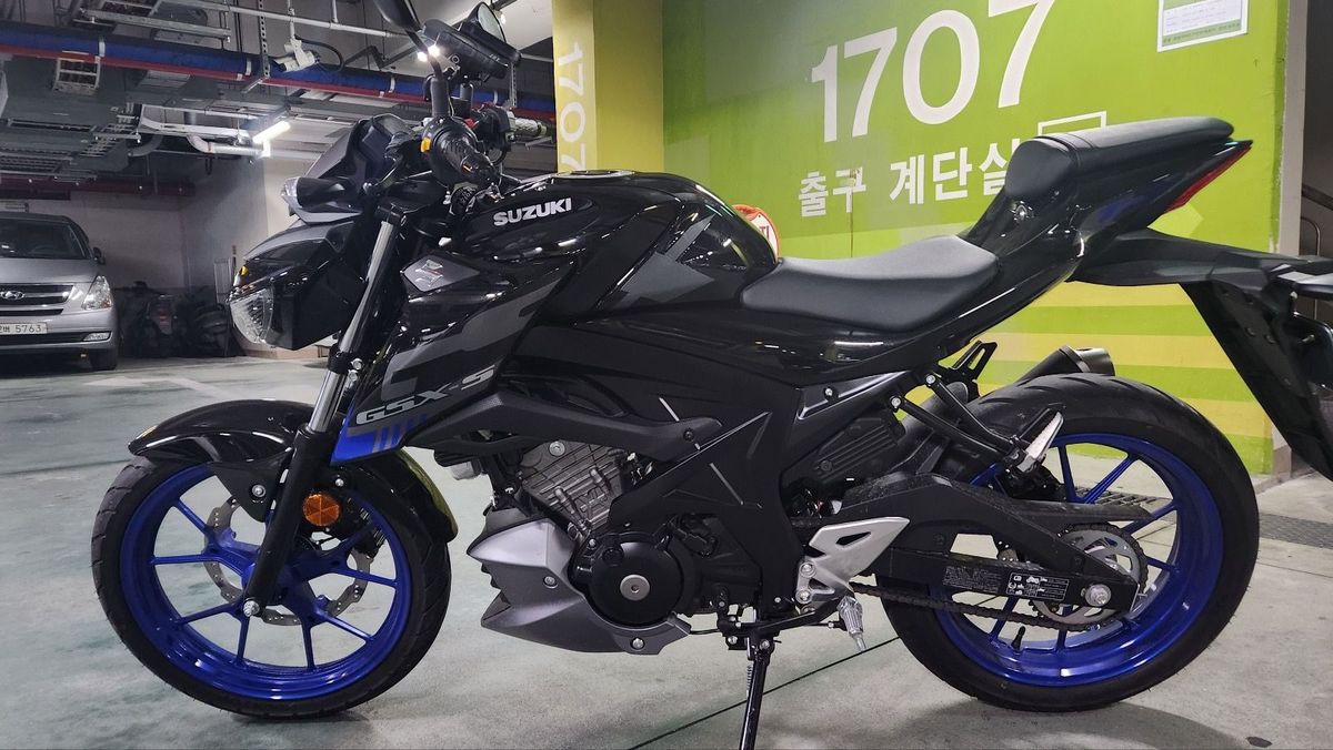 스즈키 GSX S 125 thumb 2