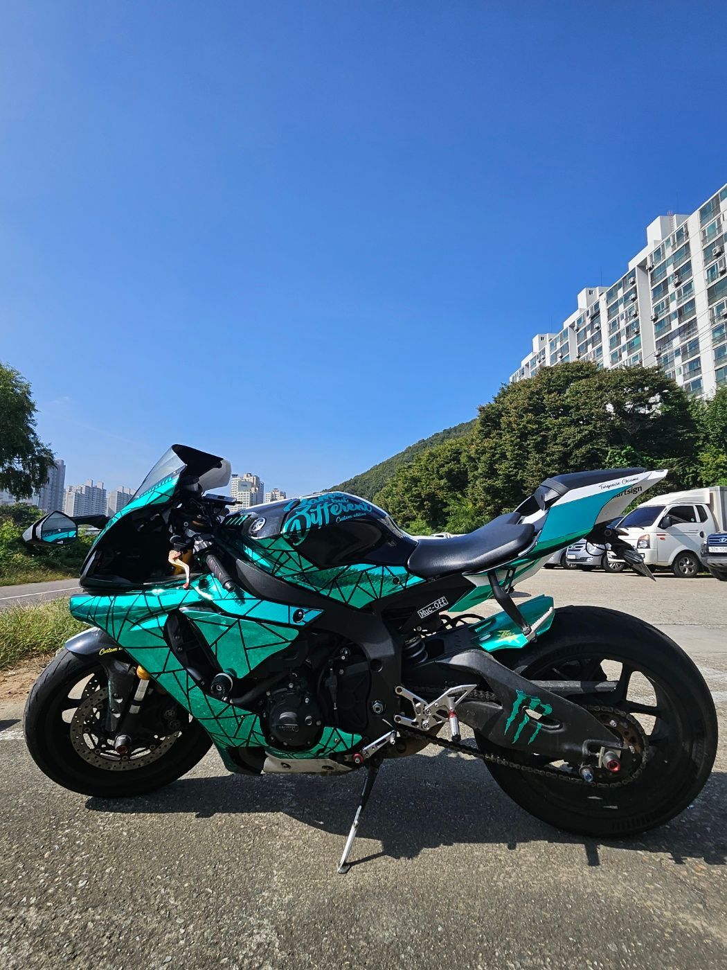 야마하 YZF R1 more