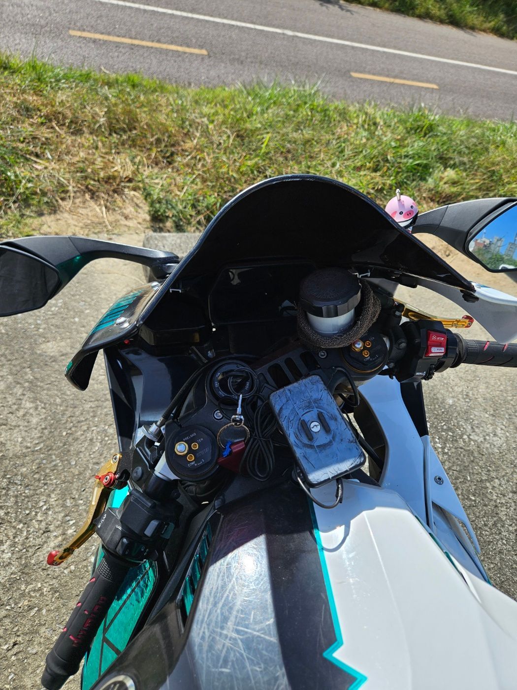 야마하 YZF R1 more