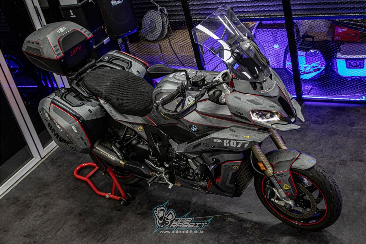 BMW S 1000 XR main