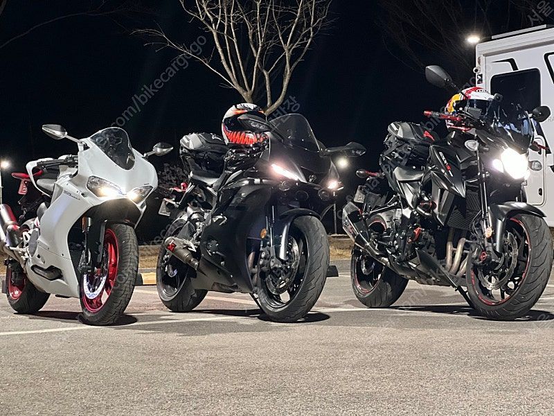 스즈키 GSX S 750 4