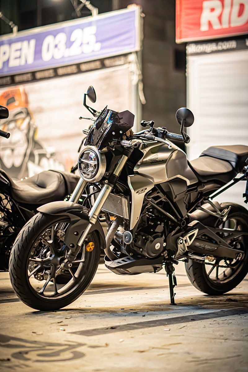 혼다 CB 300 R main