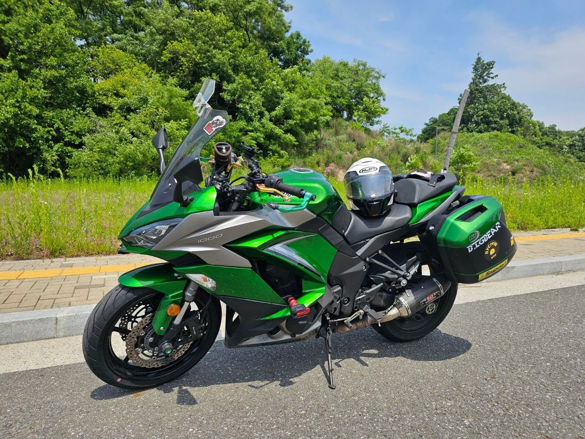 가와사키 Z 1000 SX more