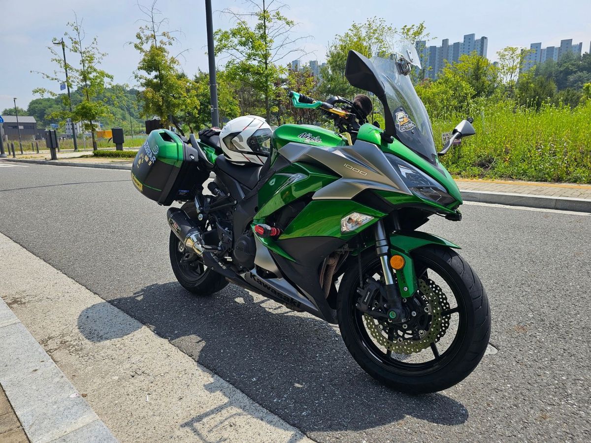 가와사키 Z 1000 SX main