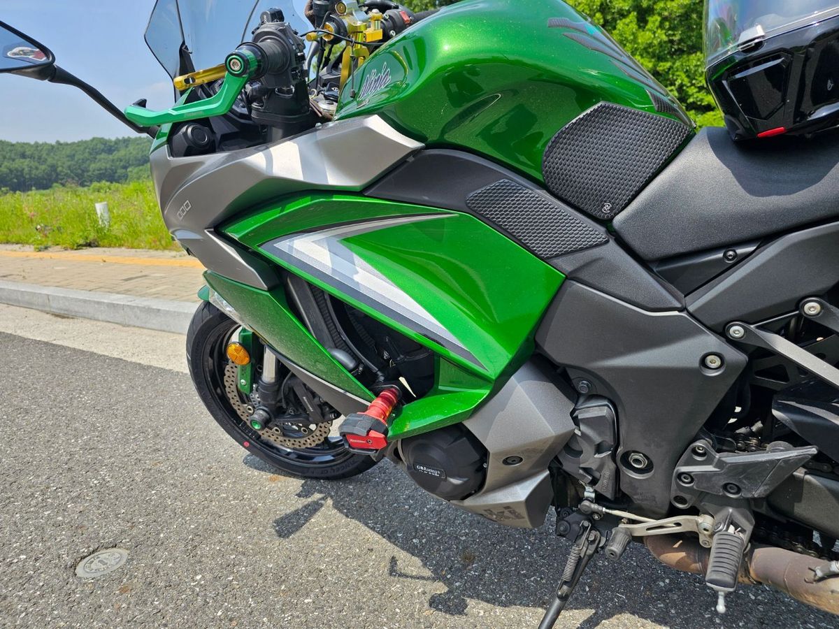 가와사키 Z 1000 SX 6