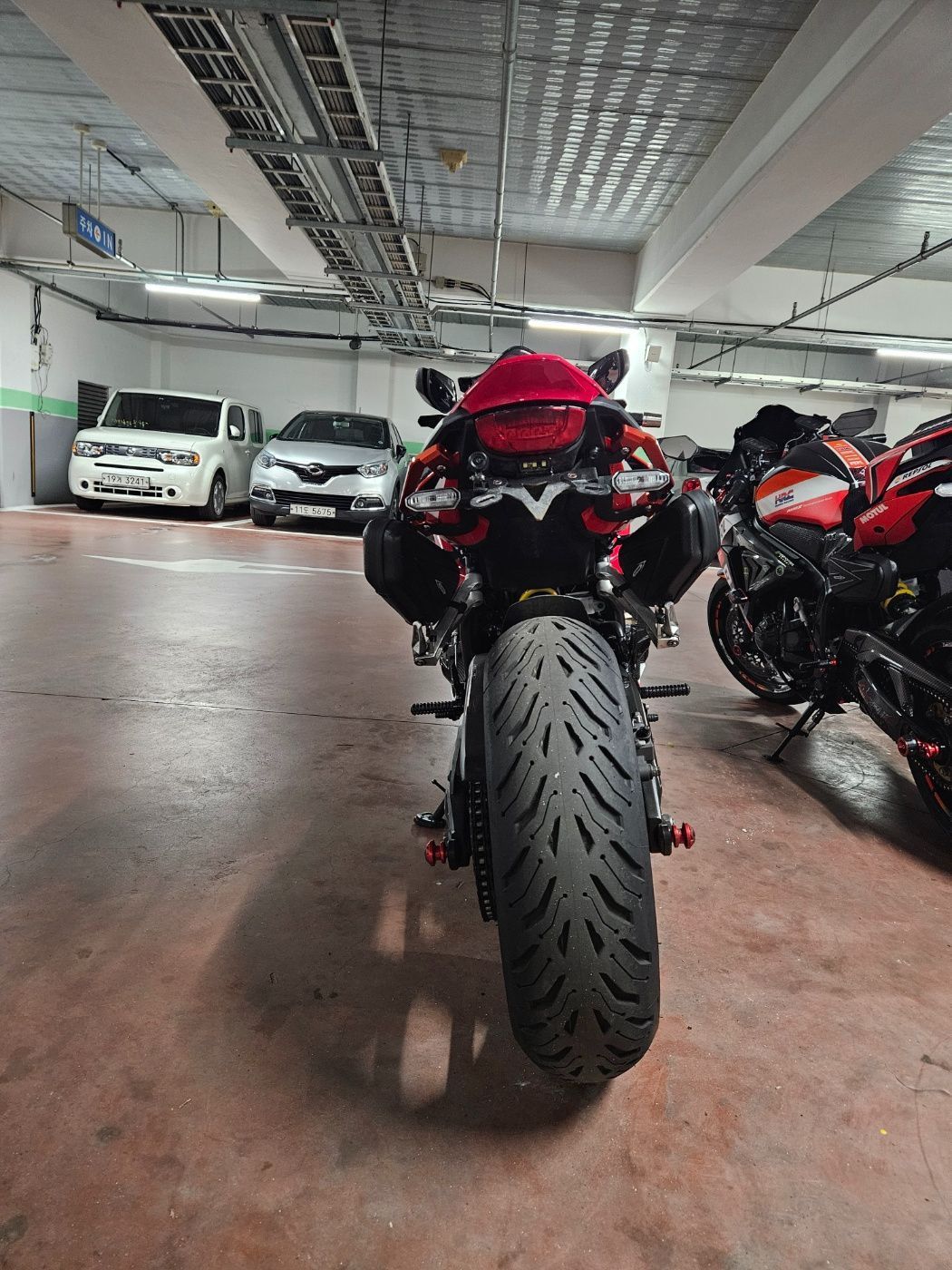 혼다 CBR 650 R MT main