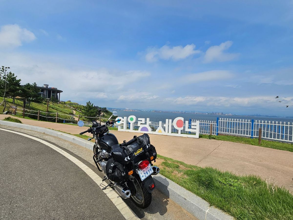 로얄엔필드 인터셉터 650 main