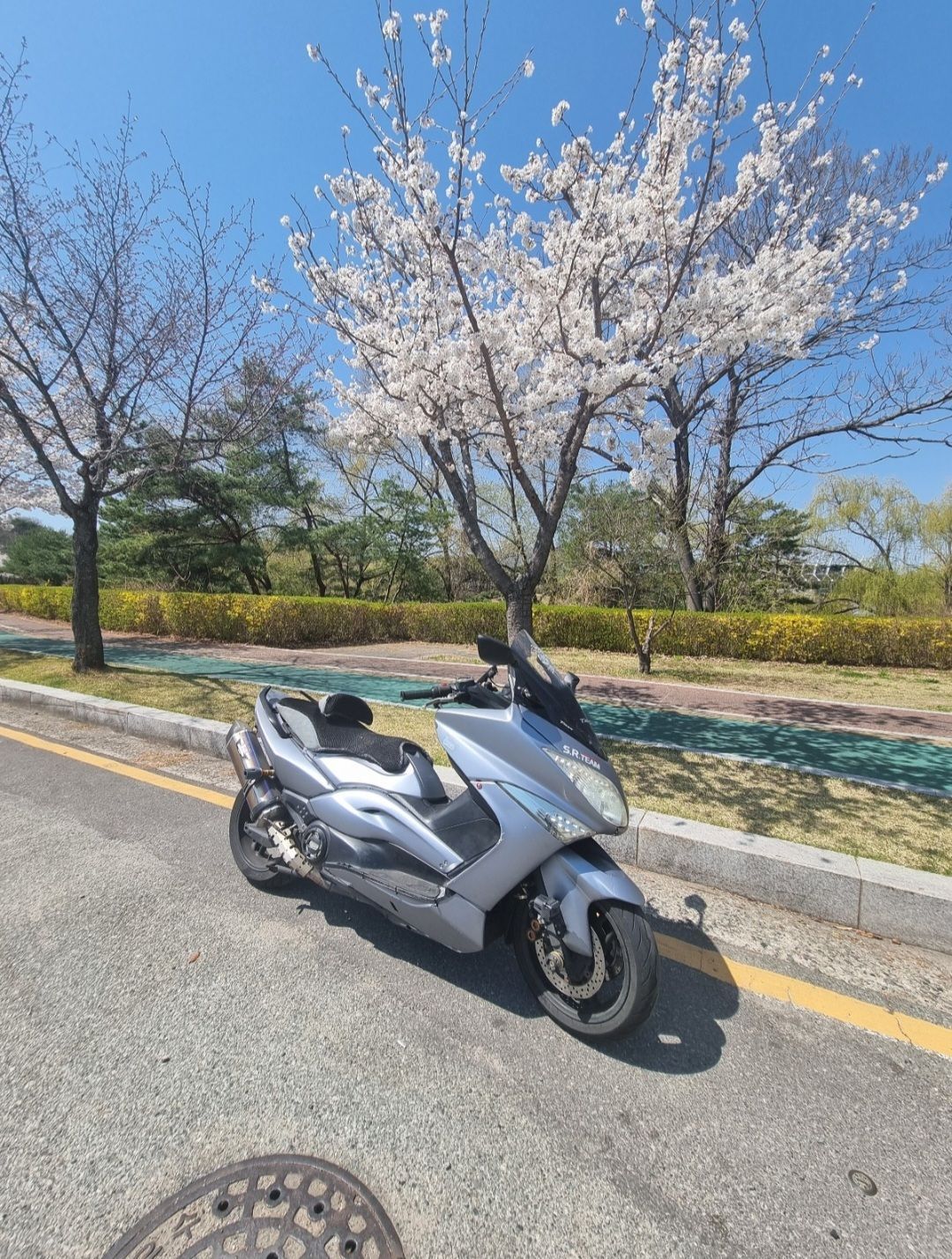 야마하 TMAX main