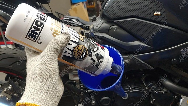 스즈키 GSX S 750 18