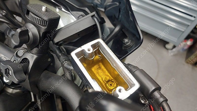 스즈키 GSX S 750 25