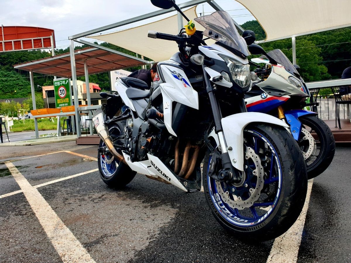 스즈키 GSX S 750 6