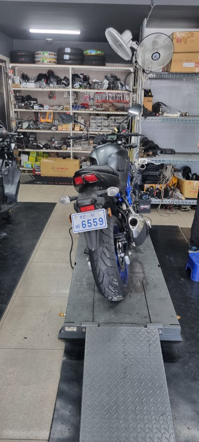 스즈키 SV 650 main