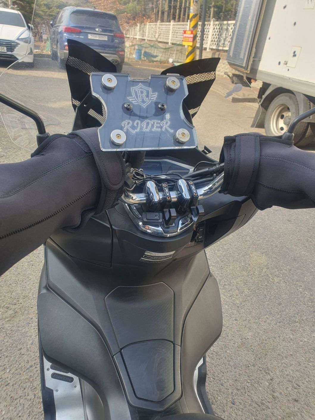 혼다 PCX 125 more
