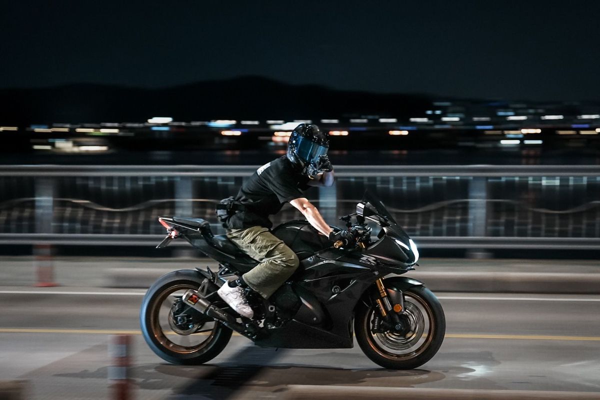 스즈키 GSX R 1000 R 블랙 에디션 thumb 2