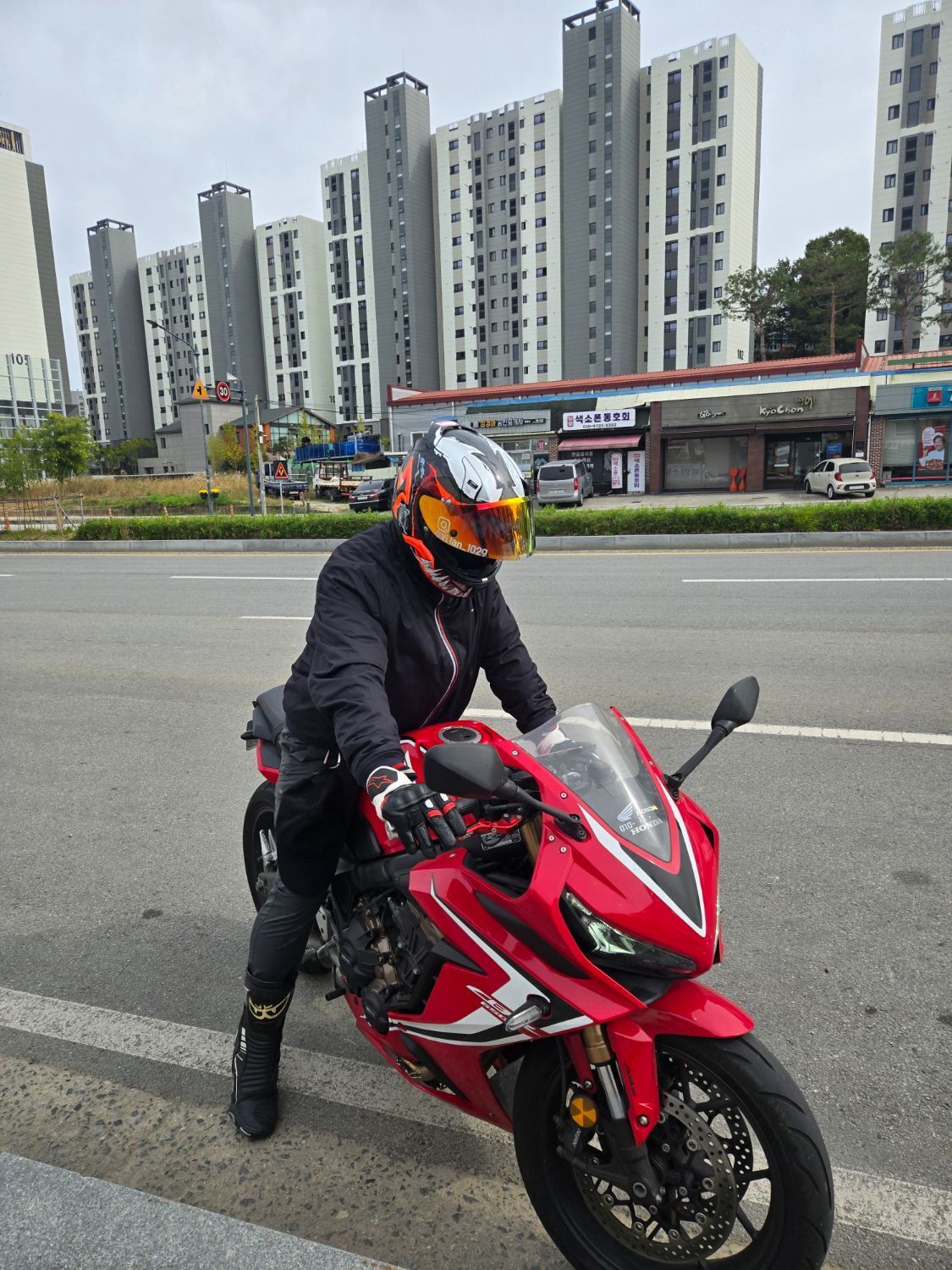 혼다 CBR 650 R MT thumb 2
