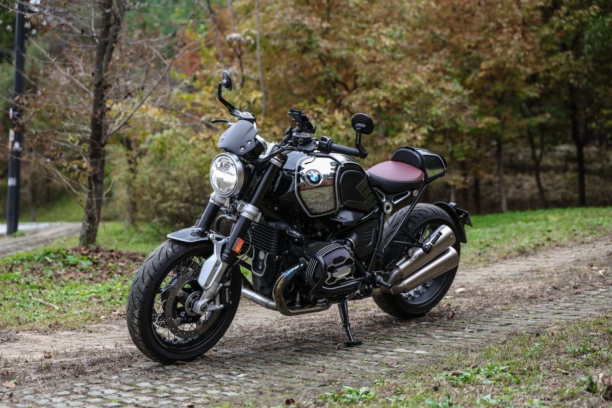 BMW R nine T  main