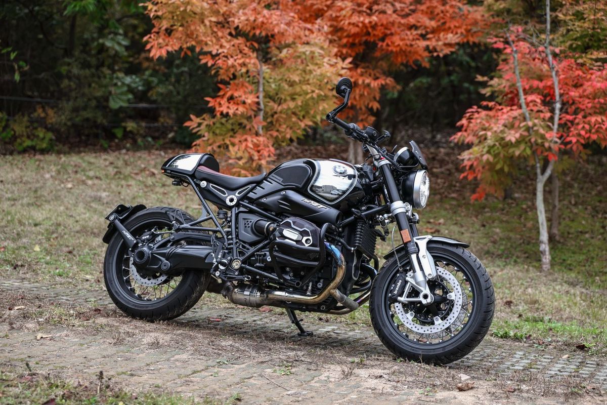 BMW R nine T  4