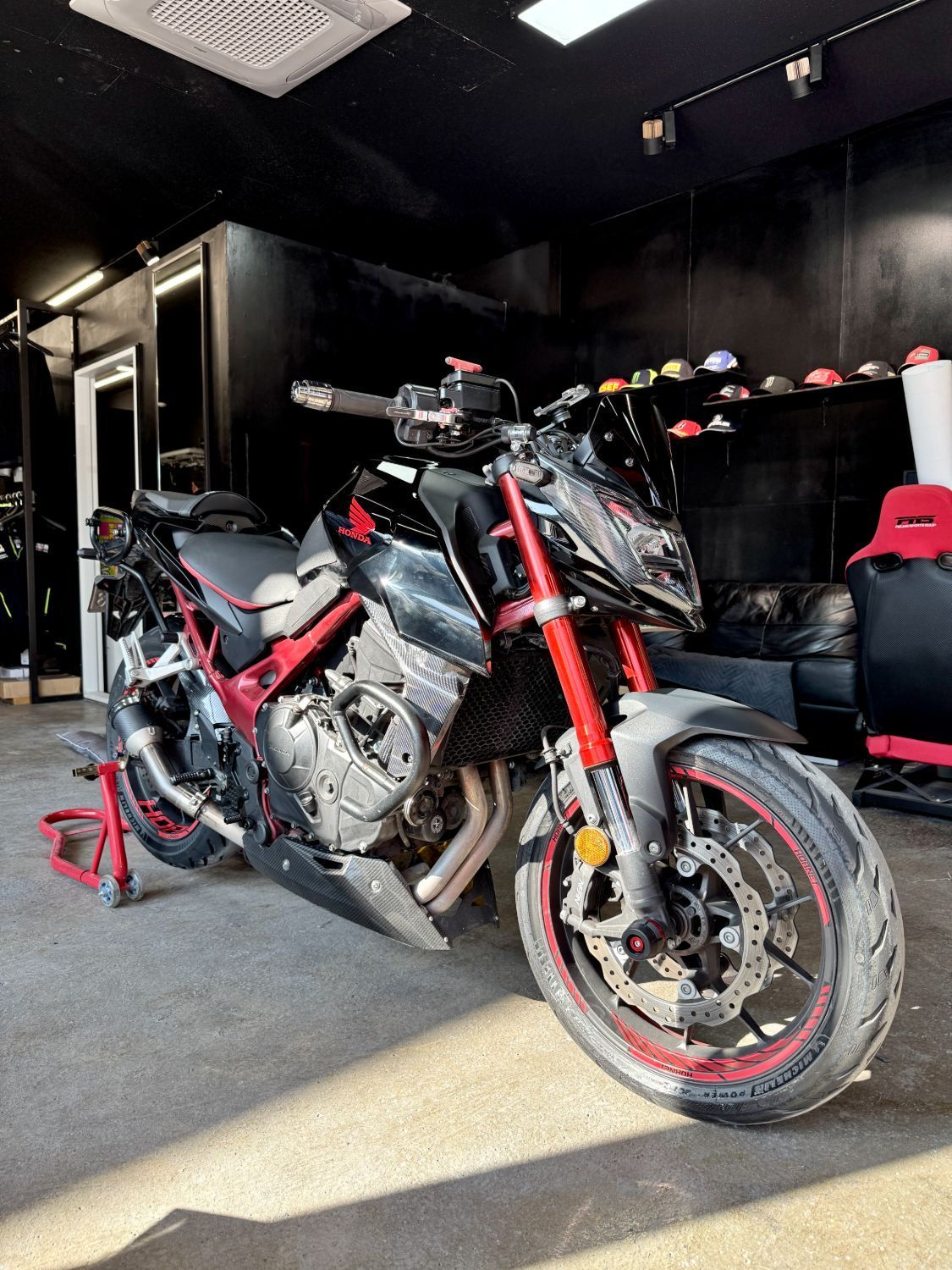 혼다 CB750 HORNET more