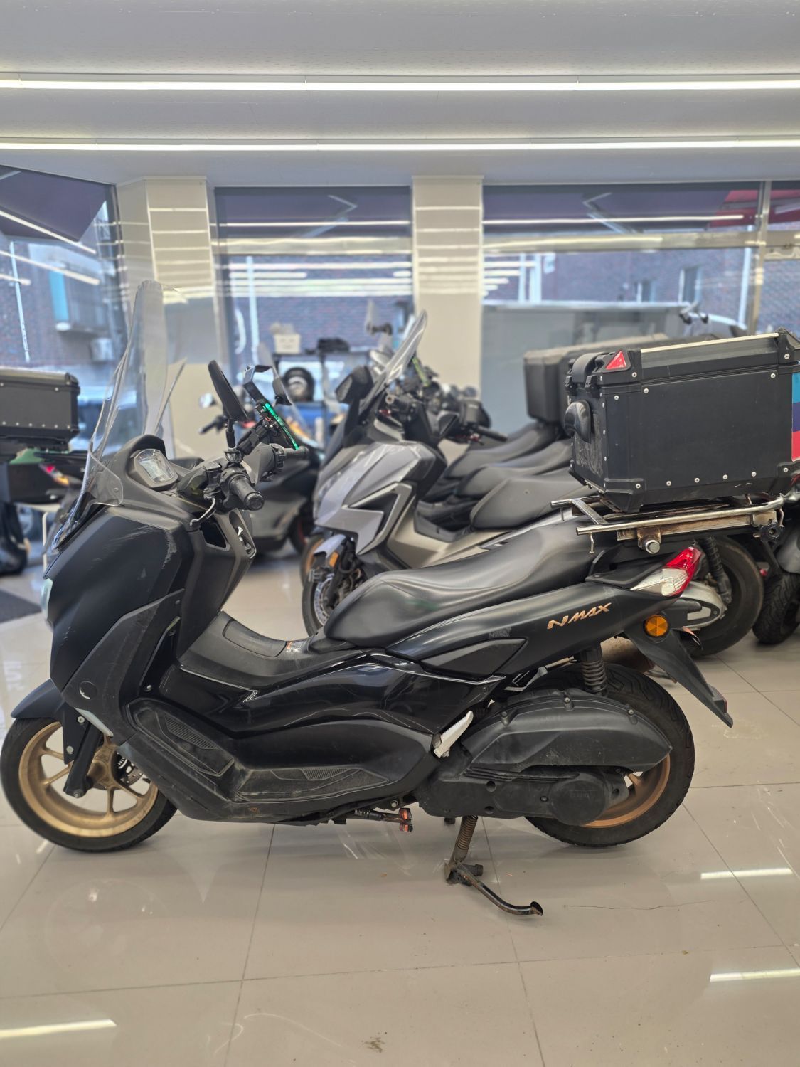 야마하 NMAX 125 more