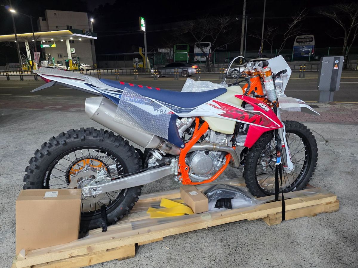 KTM 250 EXC F 식스데이 main