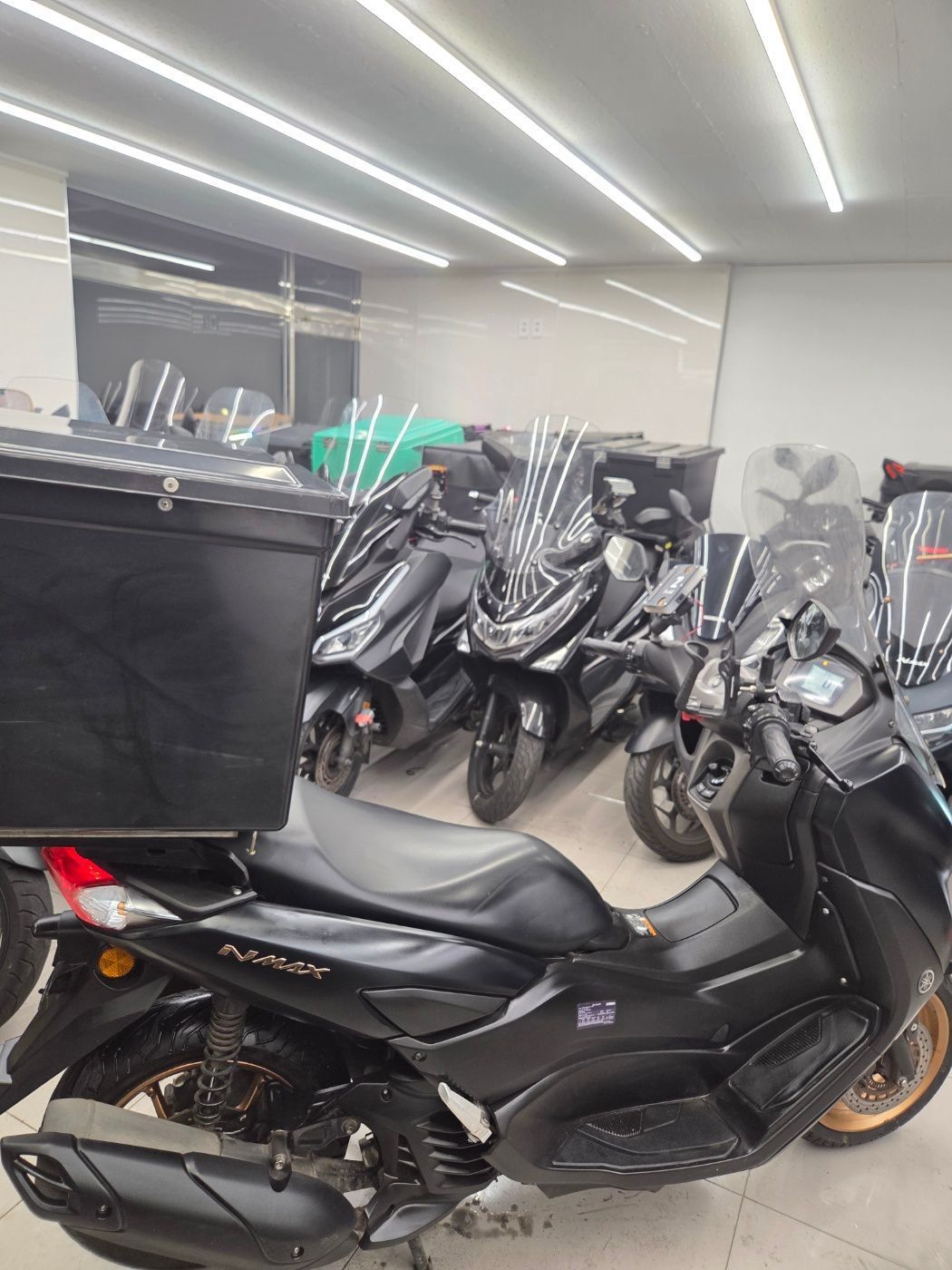 야마하 NMAX 125 more