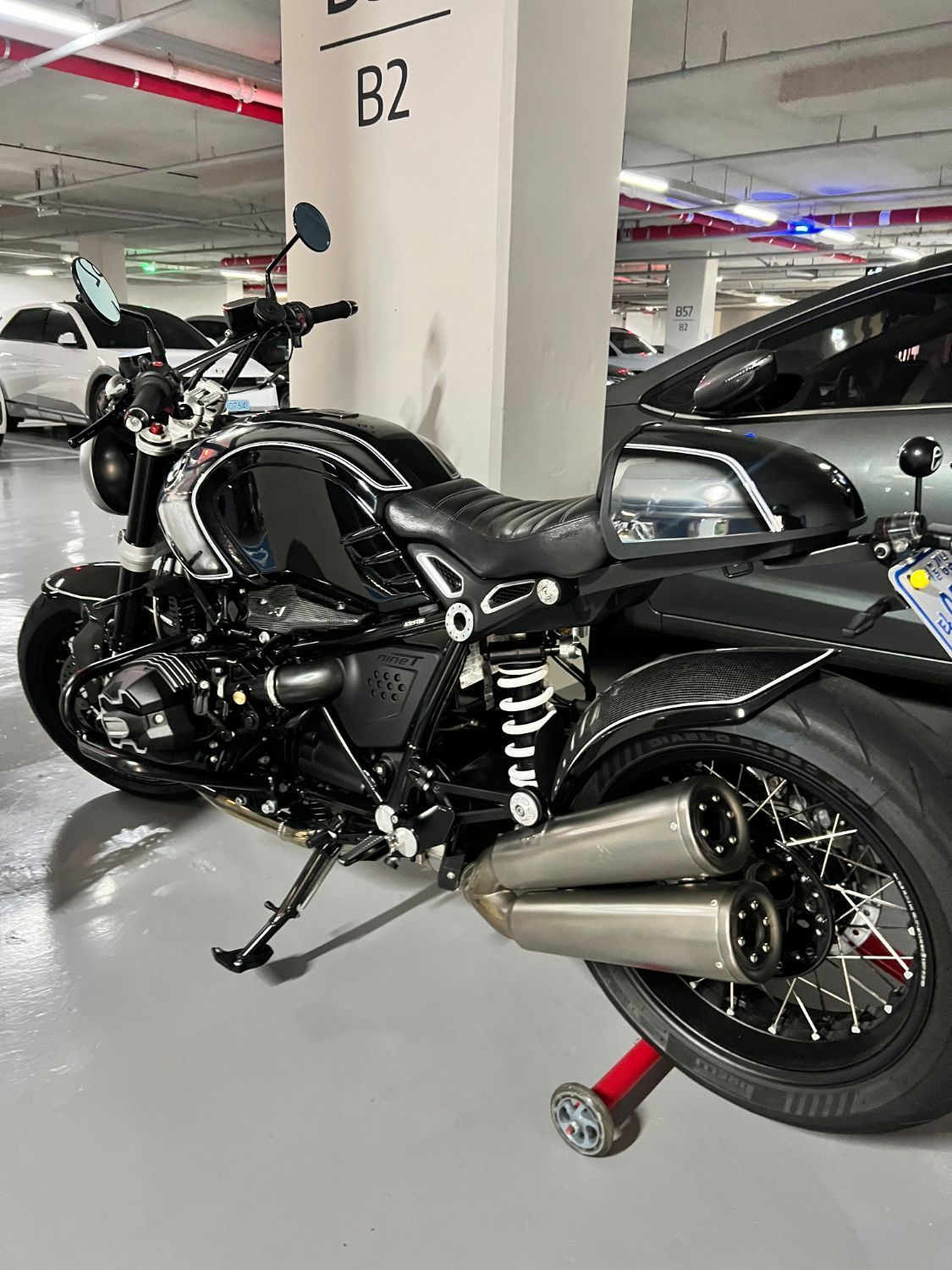BMW R nine T  main