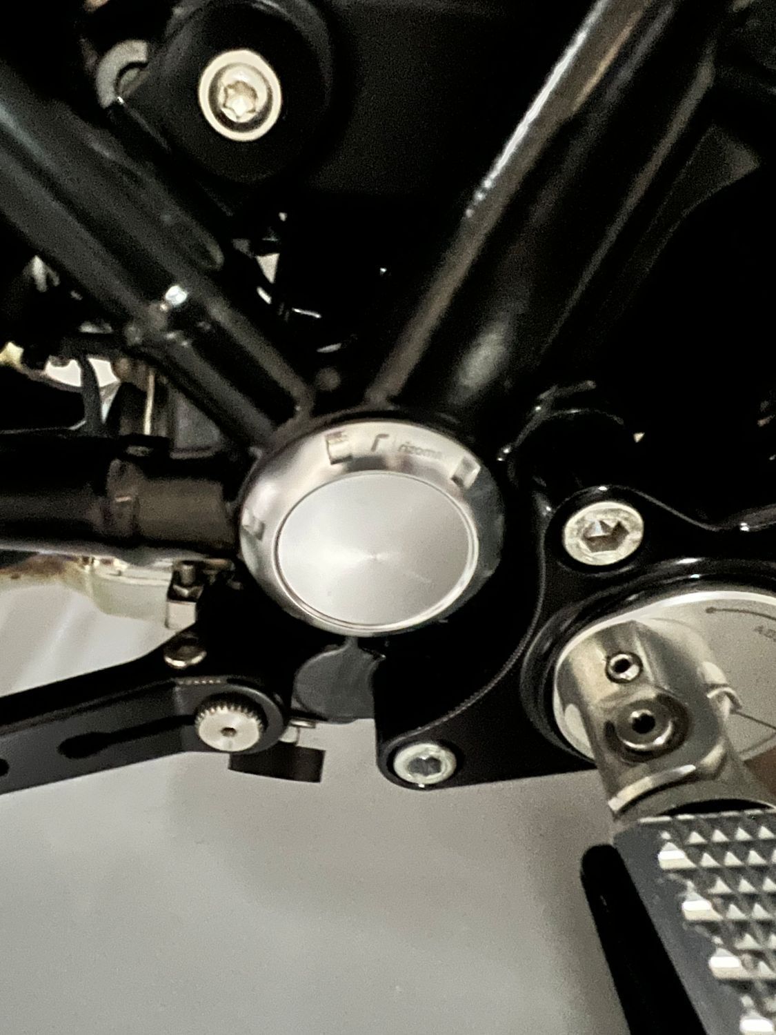 BMW R nine T  16