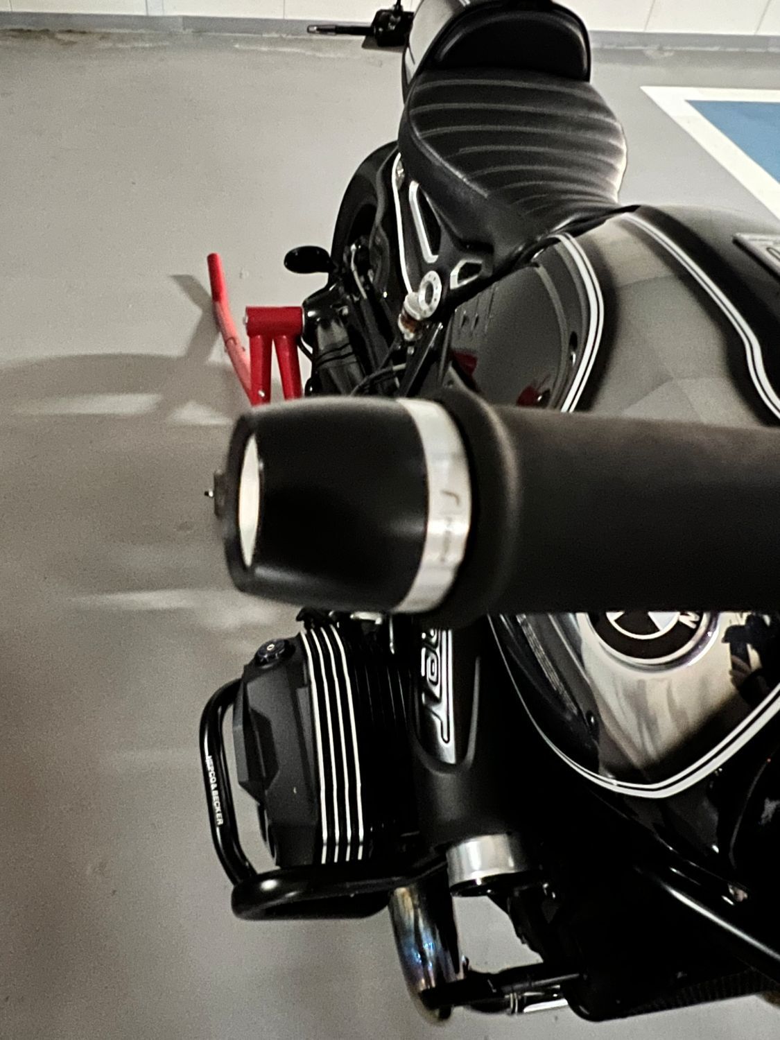 BMW R nine T  19