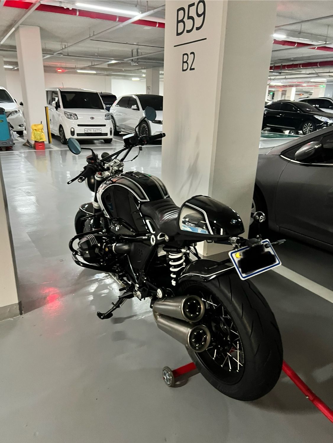 BMW R nine T  thumb 2