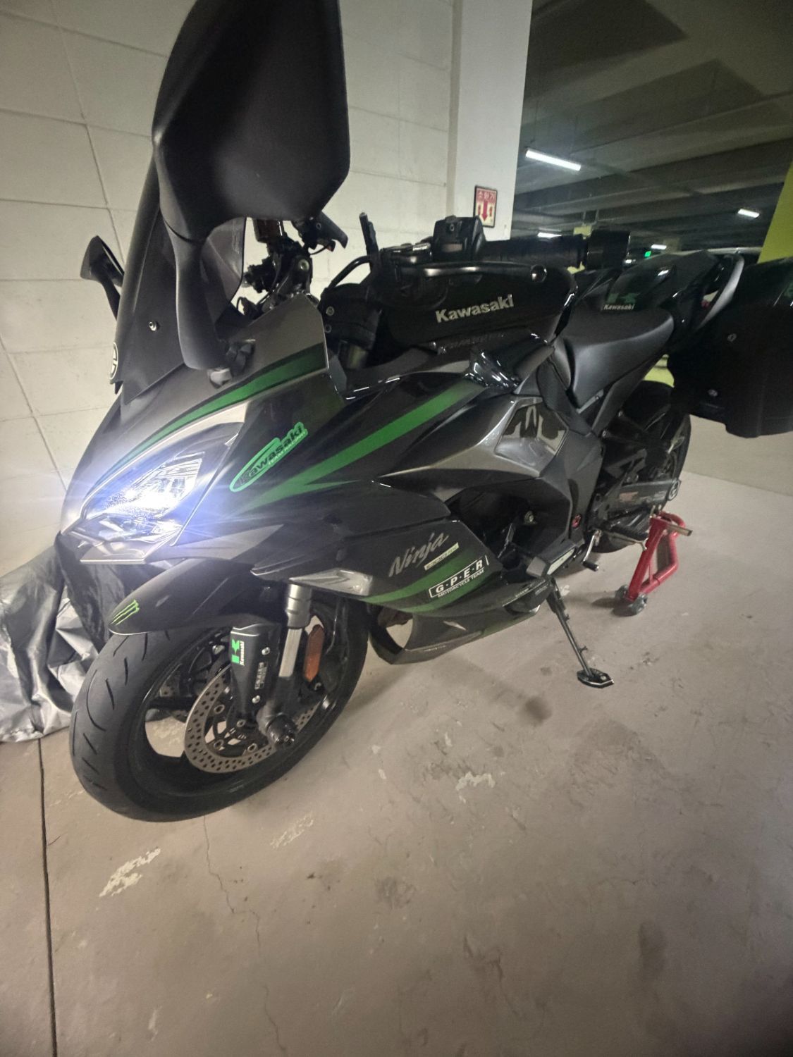 가와사키 Z 1000 SX main