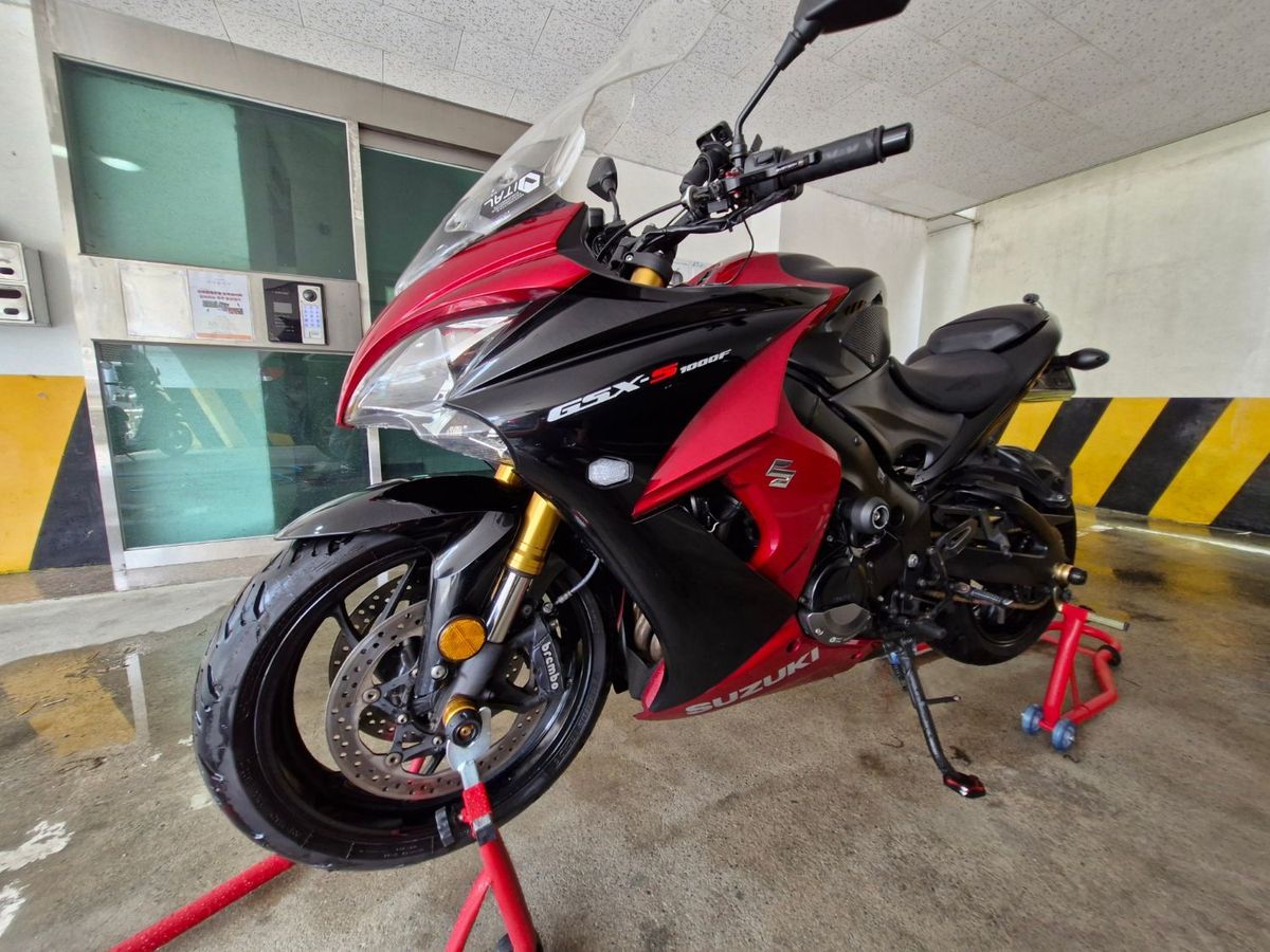 스즈키 GSX S 1000 F 5