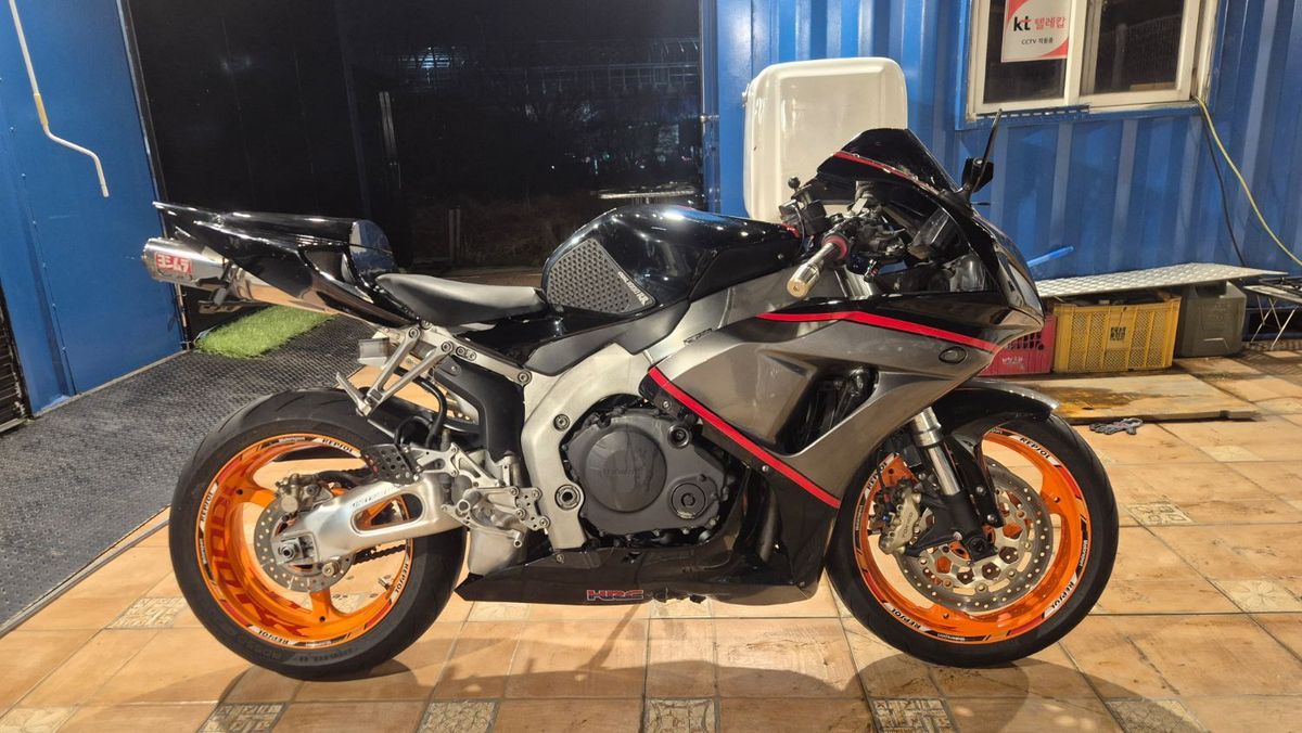 혼다 CBR 1000 RR main