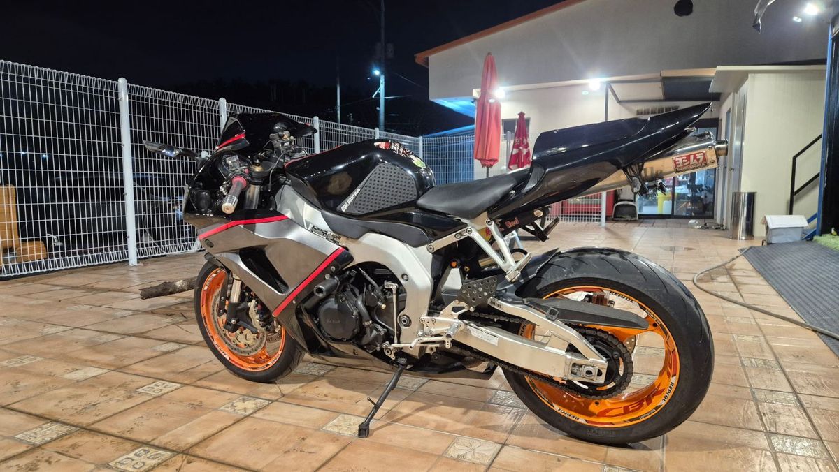 혼다 CBR 1000 RR more